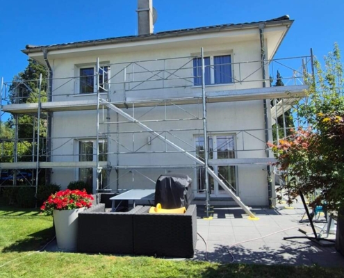 Chantier Entretien Facade Villa Blanche Echafaudage Mont Sur Lausanne Vm Renovation Sa